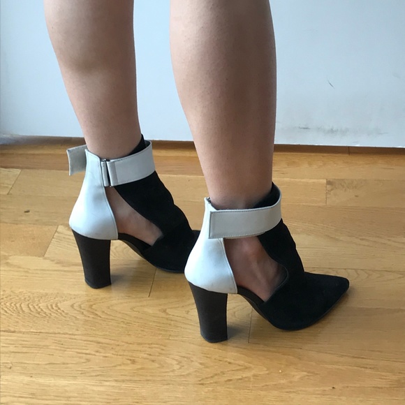 Modern Boots - Picture 2 of 4